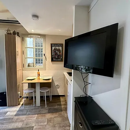 L'ecusson - Duplex With Exterior! Apartment *
