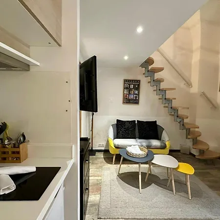 Apartment L'ecusson - Duplex With Exterior!